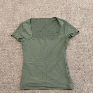 Abercrombie & fitch women seamless square neck save green shortsleeve shirt MED